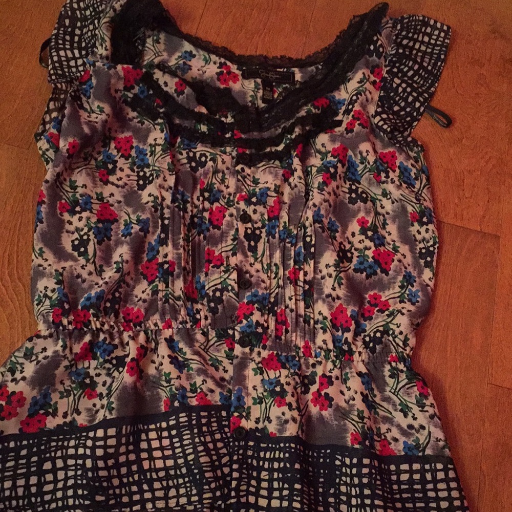 Jessica Simpson floral shirt